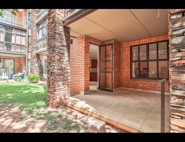 2 BEDROOM APARTMENT FOR SALE IN NEWLANDS